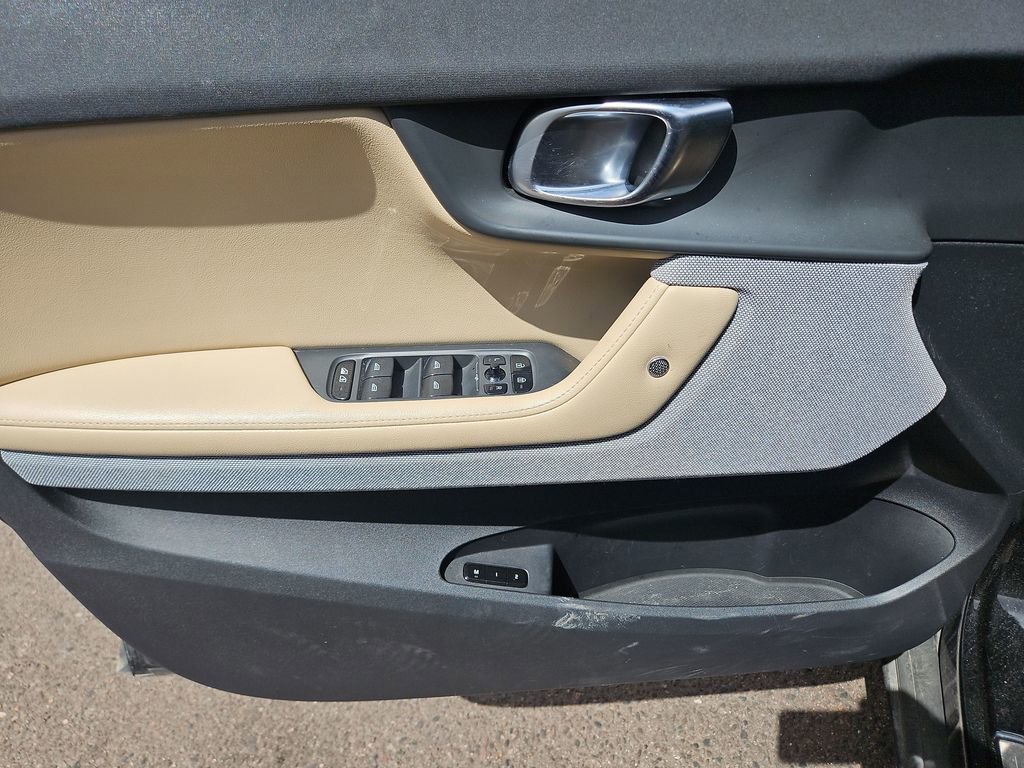 Used 2021 Polestar Polestar 2 w/ Performance Package image 10