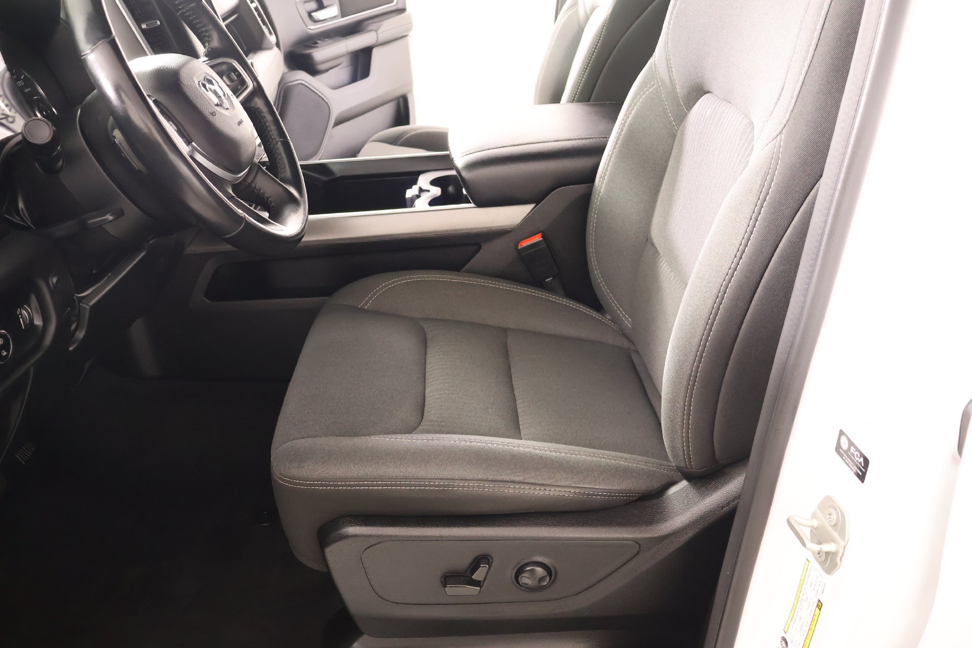 Used 2023 RAM 1500 Big Horn AWD/4WD image 10
