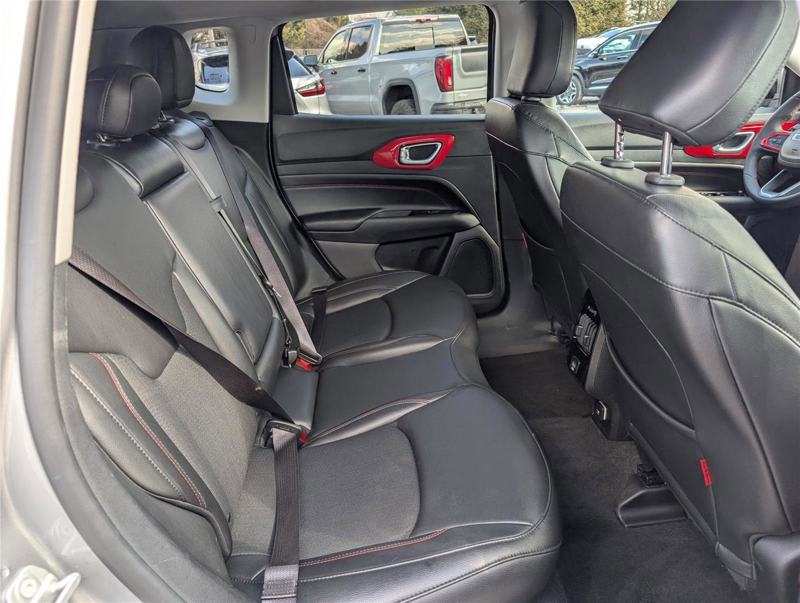 Used 2022 Jeep Compass Trailhawk image 14