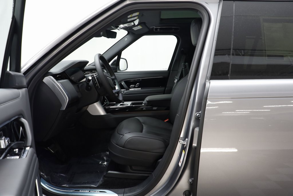 New 2025 Land Rover Range Rover Long Wheelbase SE image 7