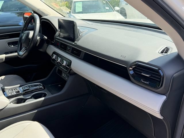 Used 2024 Honda Pilot Touring image 18