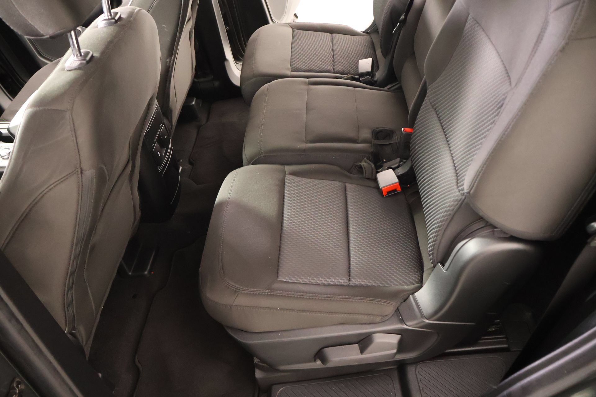 Used 2023 Ford Explorer XLT AWD/4WD image 12