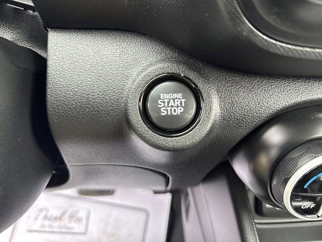Used 2022 Hyundai Venue Limited image 24