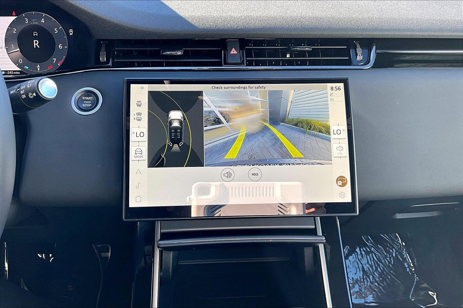 Used 2025 Land Rover Range Rover Evoque Dynamic SE image 21