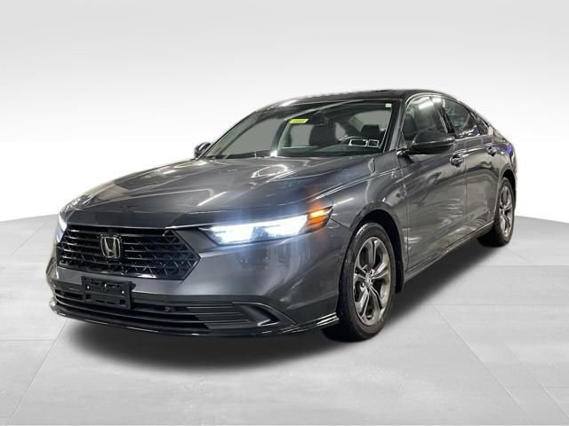 Used 2025 Honda Accord EX-L image 2
