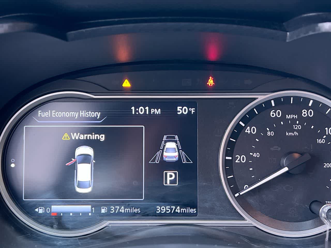 Used 2024 Nissan Versa SR FWD image 15