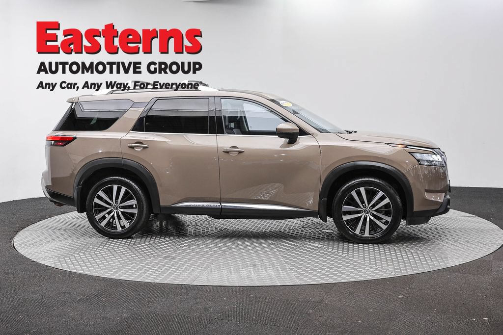 Used 2023 Nissan Pathfinder Platinum w/ Cargo Package AWD/4WD image 5