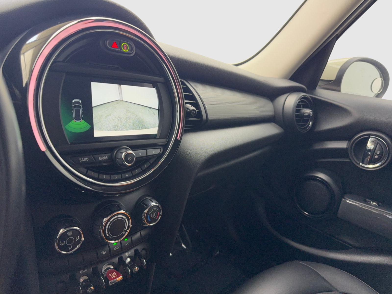 Used 2020 MINI Cooper 4-Door Hardtop FWD image 20