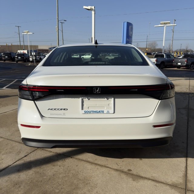 Certified 2025 Honda Accord SE image 4