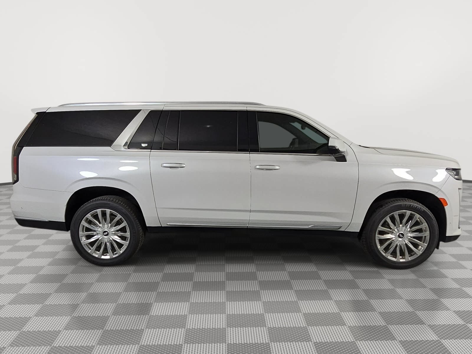 Used 2021 Cadillac Escalade ESV Premium Luxury AWD/4WD image 9