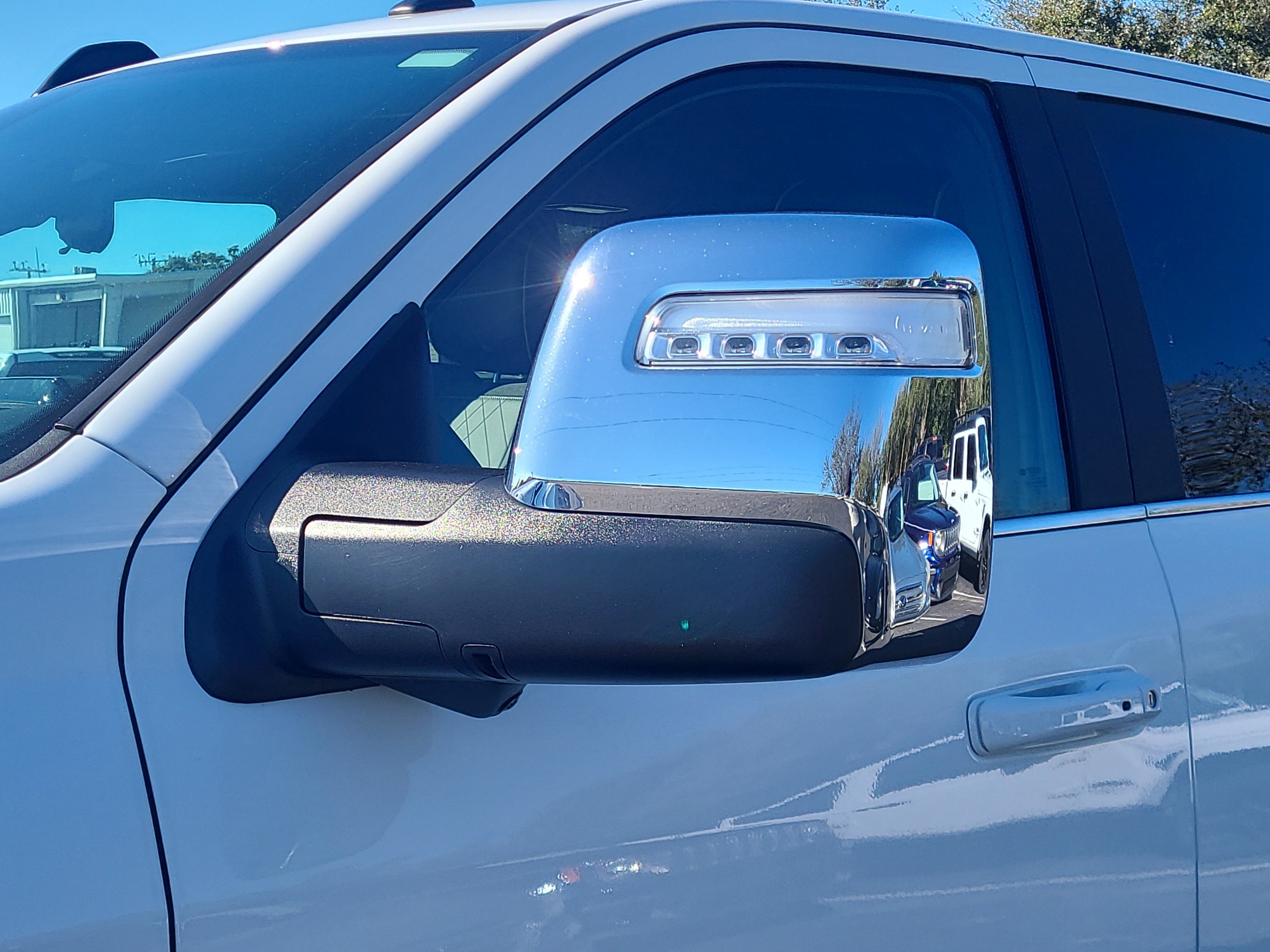 Used 2025 RAM 3500 Limited AWD/4WD image 11