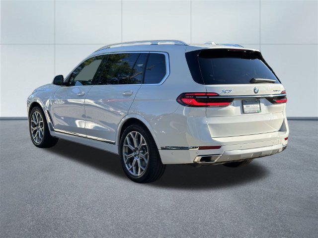 Used 2026 BMW X7 xDrive40i w/ Premium Package AWD/4WD image 8