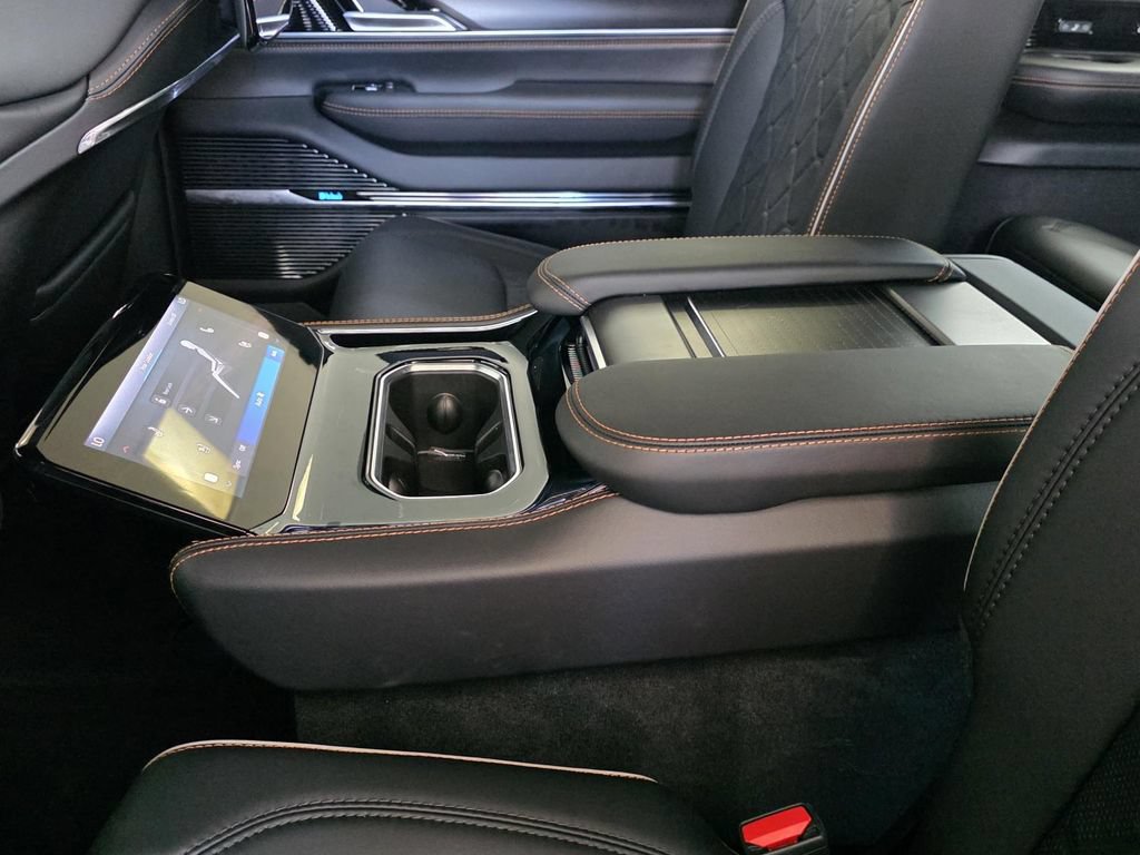 New 2026 Jeep Grand Wagoneer L Summit AWD/4WD image 13