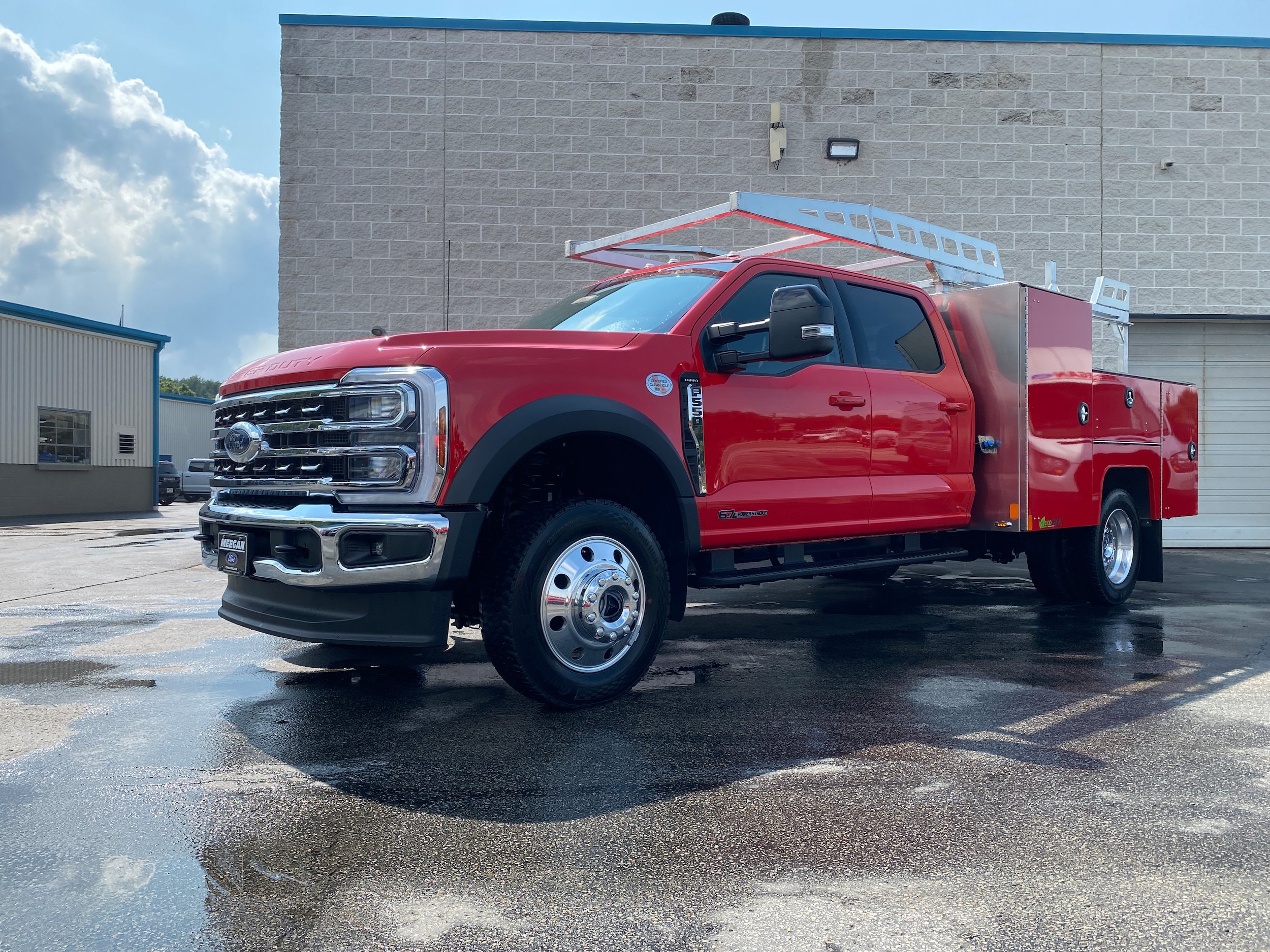 New 2026 Ford F550 4x4 Crew Cab image 4