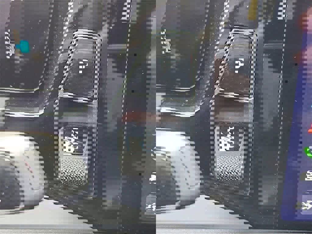 Used 2025 Porsche Macan 4S Electric image 36