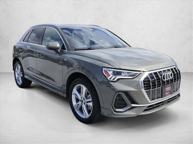 Used 2023 Audi Q3 2.0T Premium Plus w/ Premium Plus Package AWD/4WD image 3