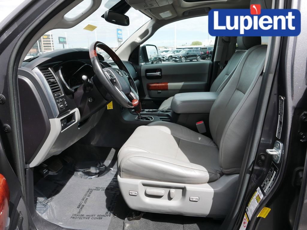 Used 2019 Toyota Sequoia Platinum AWD/4WD image 15