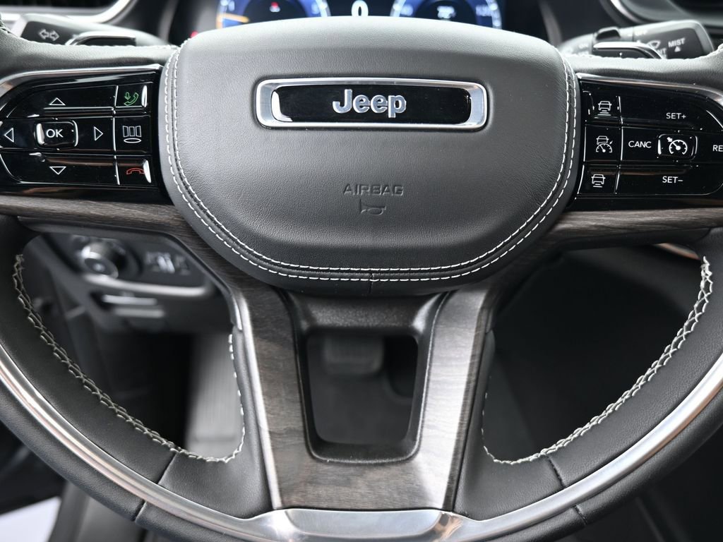 Used 2024 Jeep Grand Cherokee L Overland w/ Luxury Tech Group IV image 33