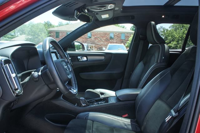 Used 2021 Volvo XC40 T5 R-Design w/ Advanced Package AWD/4WD image 13