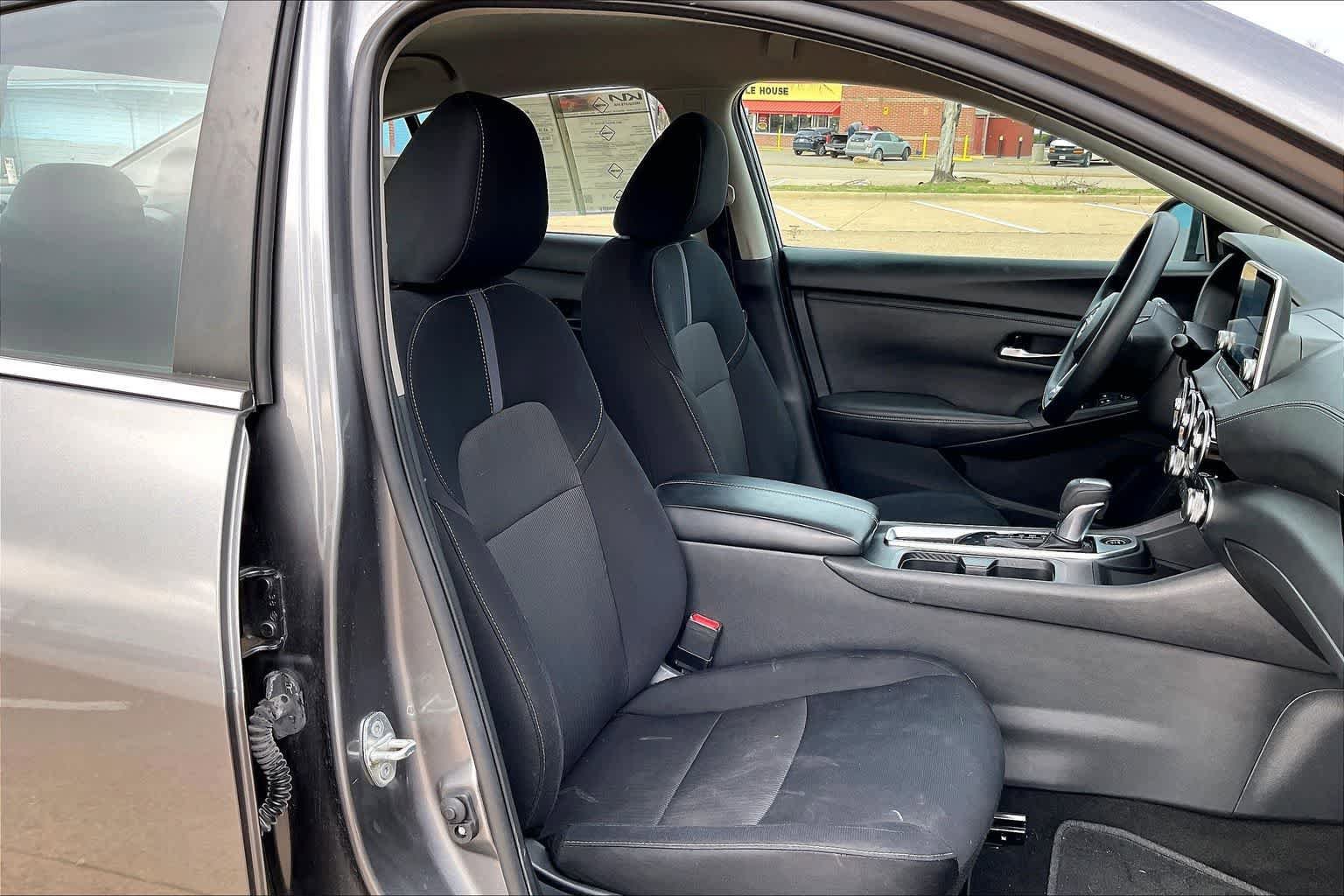 Used 2024 Nissan Sentra SV FWD image 13