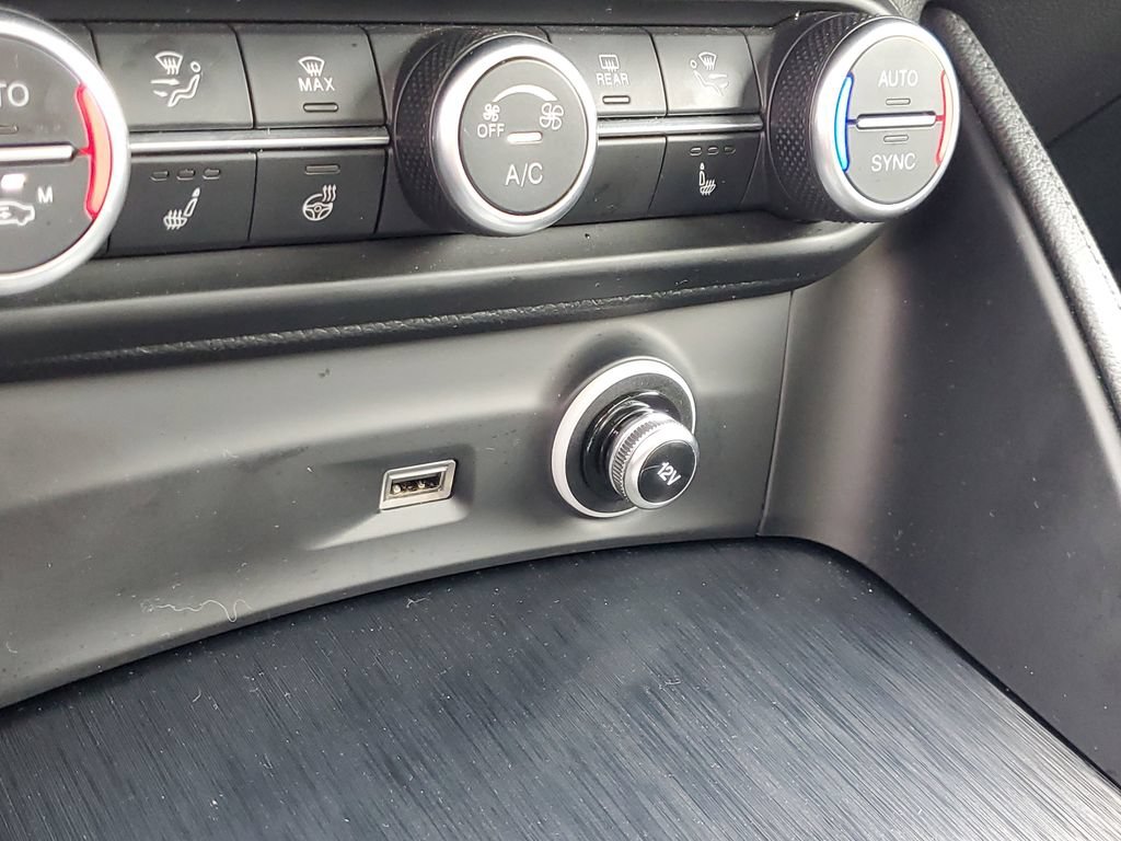 Used 2024 Alfa Romeo Stelvio Sprint AWD/4WD image 34
