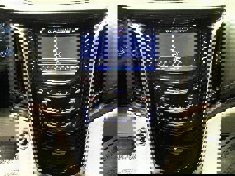 Used 2016 Cadillac Escalade Premium image 18