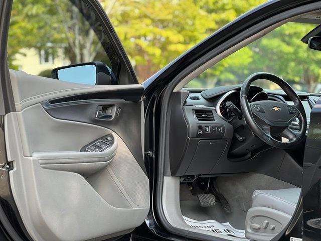 Used 2016 Chevrolet Impala LT w/ Convenience Package FWD image 9