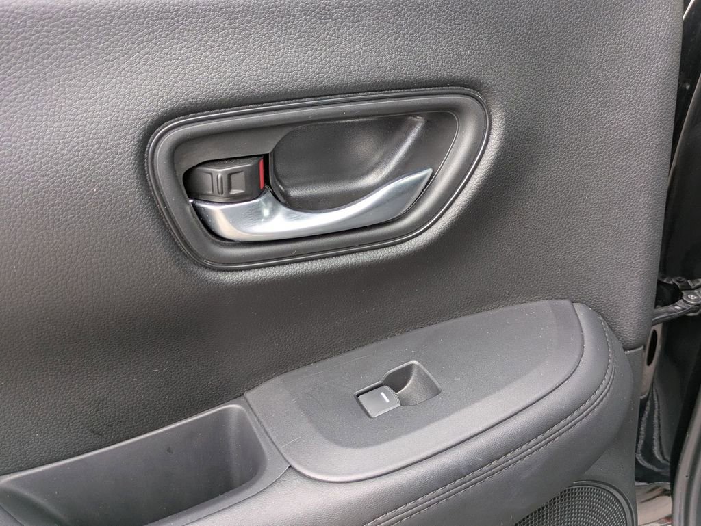 Used 2025 Honda HR-V LX image 26