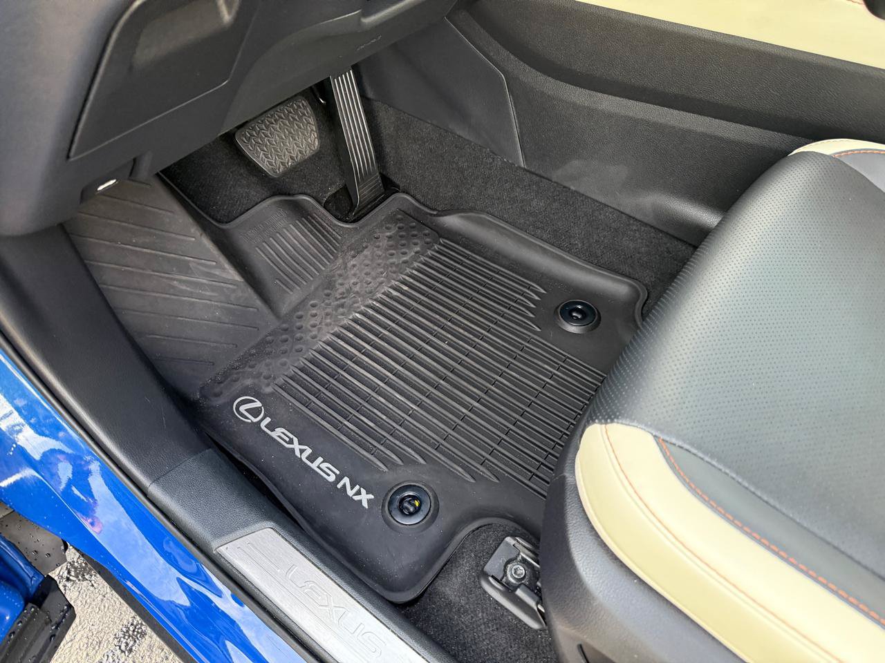Used 2023 Lexus NX 250 FWD w/ Towing Package (2000 Lbs) image 15