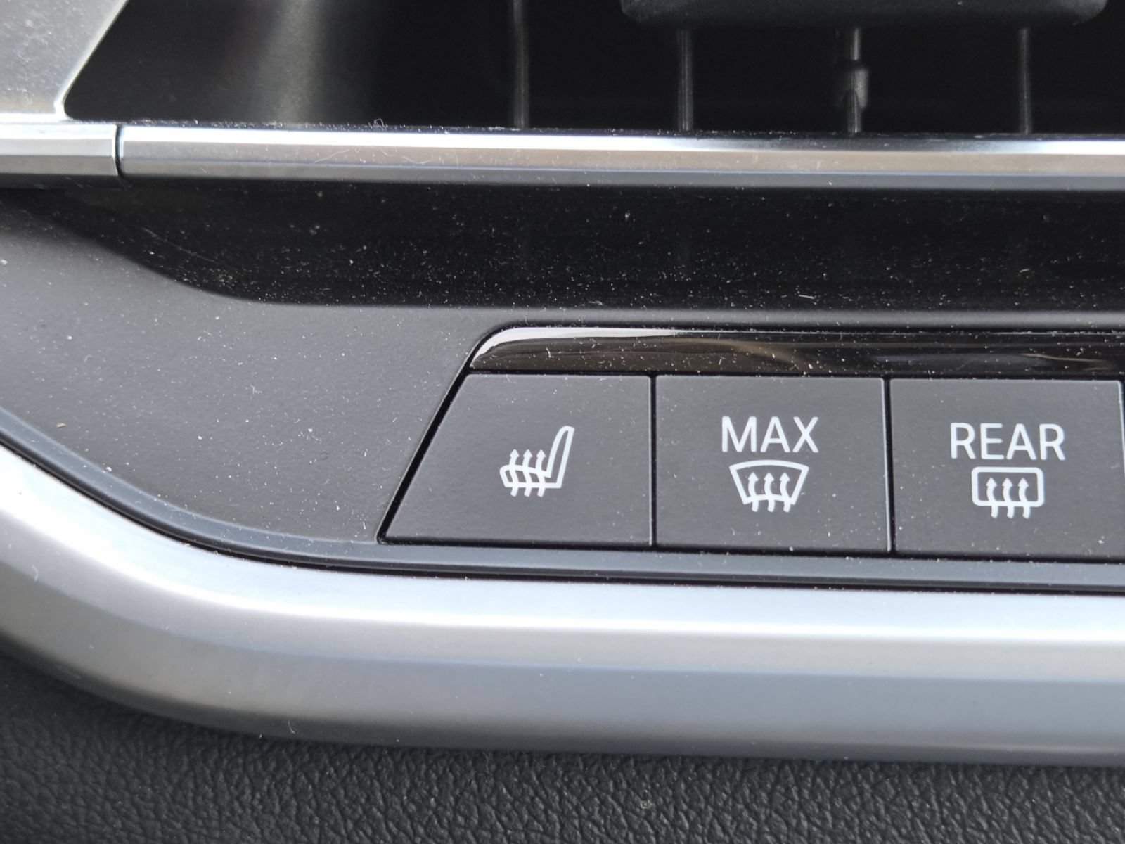 Used 2021 BMW X7 xDrive40i w/ Premium Package AWD/4WD image 6