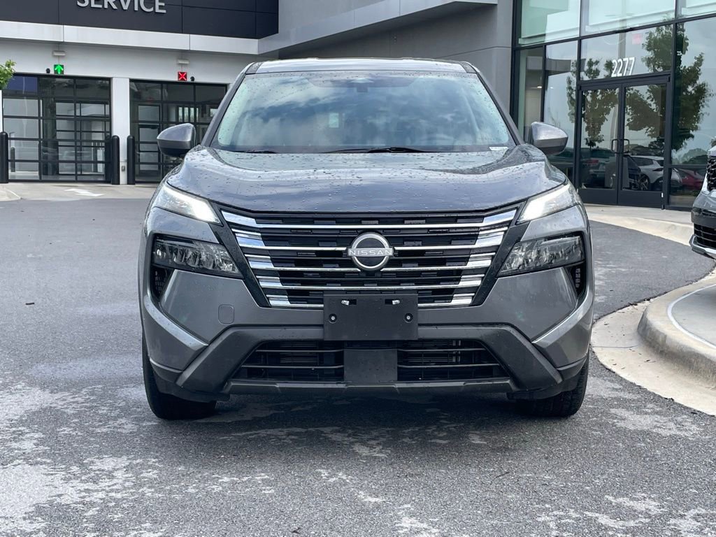 Used 2024 Nissan Rogue SV AWD/4WD image 2