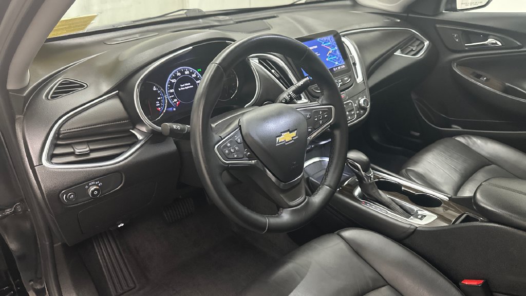 Used 2023 Chevrolet Malibu LT w/ Redline Edition FWD image 19