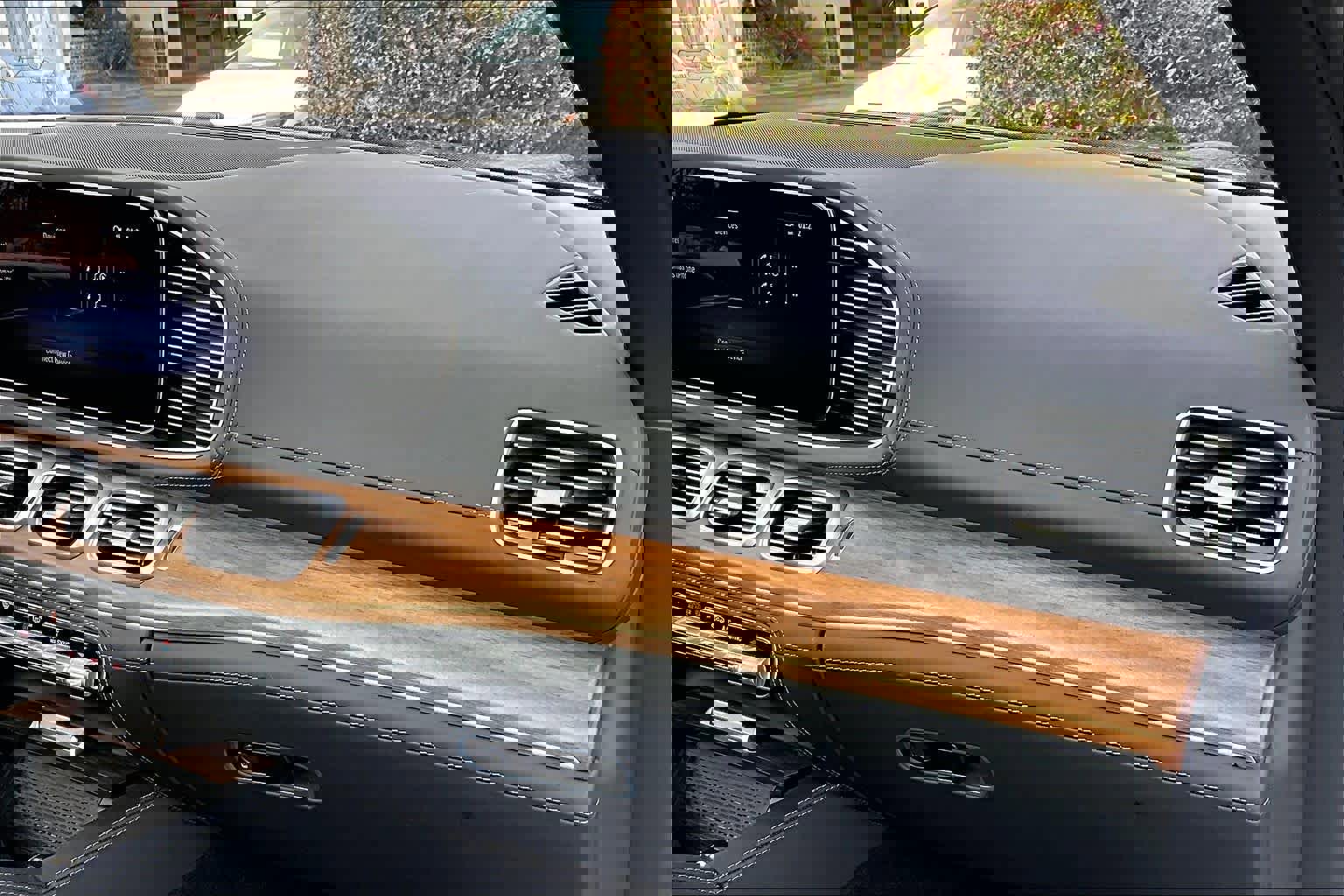 Used 2024 Mercedes-Benz Maybach GLS 600 4MATIC image 19