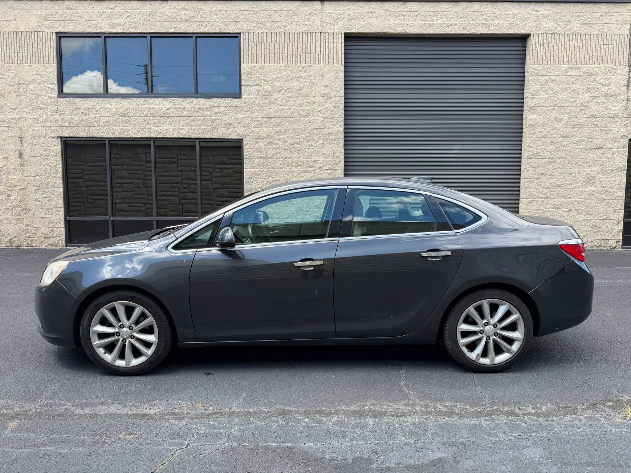 Used 2015 Buick Verano Leather FWD image 2