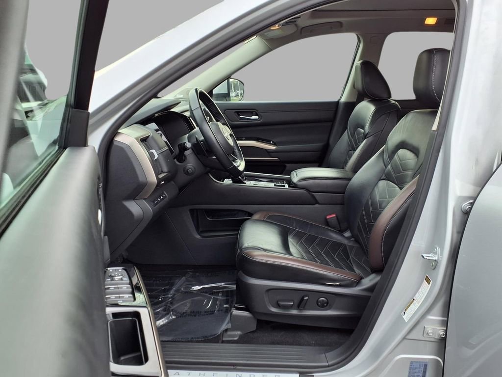 Certified 2022 Nissan Pathfinder Platinum w/ Cargo Package image 20