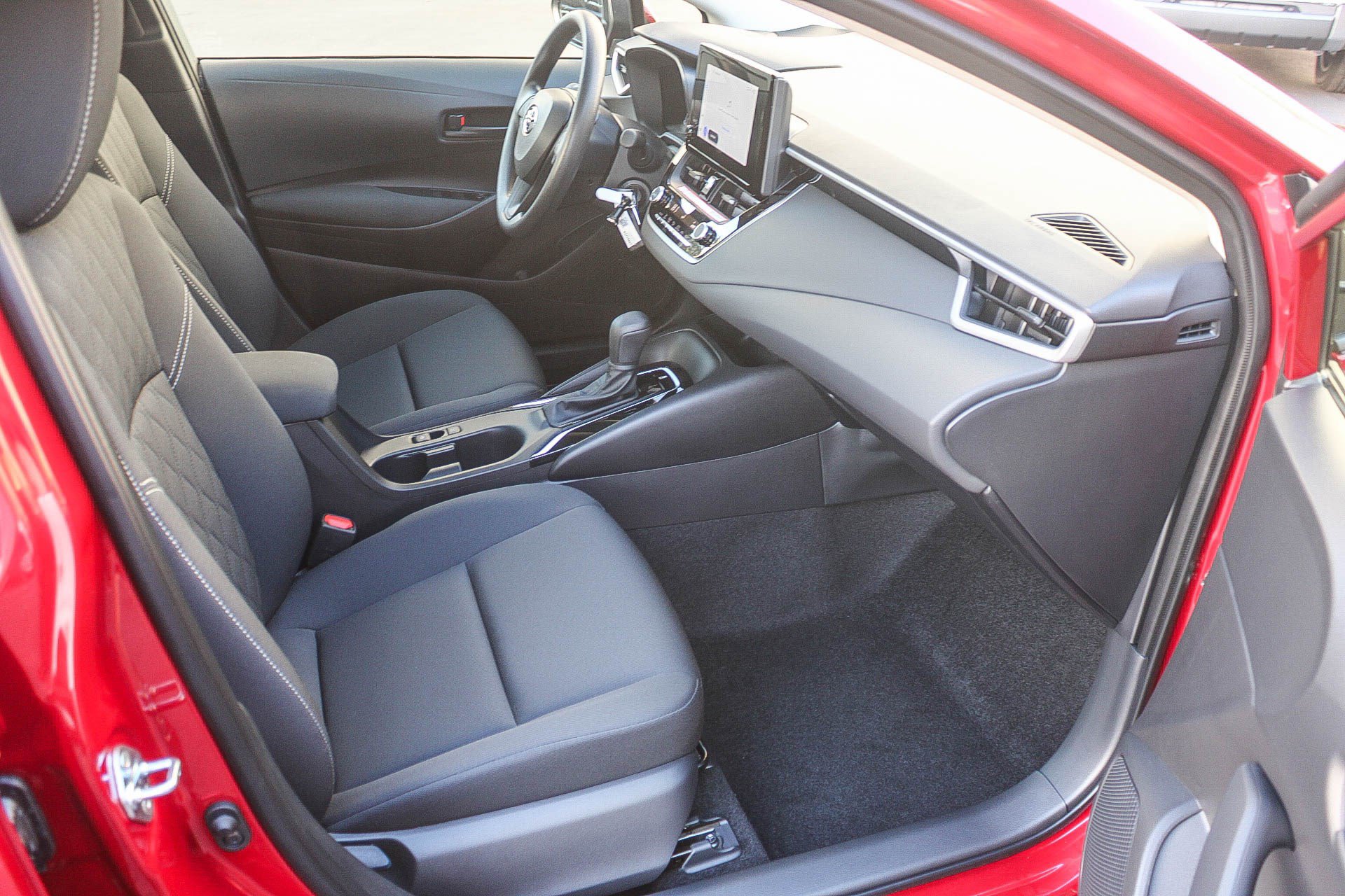 New 2027 Toyota Corolla LE w/ Carpet Mat Package (TMS) FWD image 19