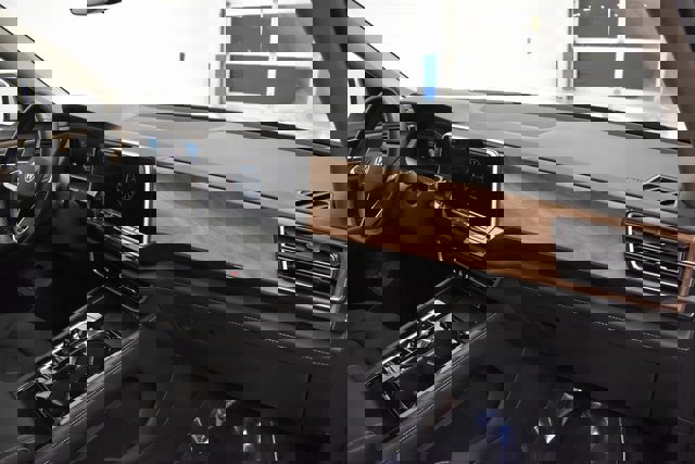 Used 2025 Volkswagen Atlas SE image 20