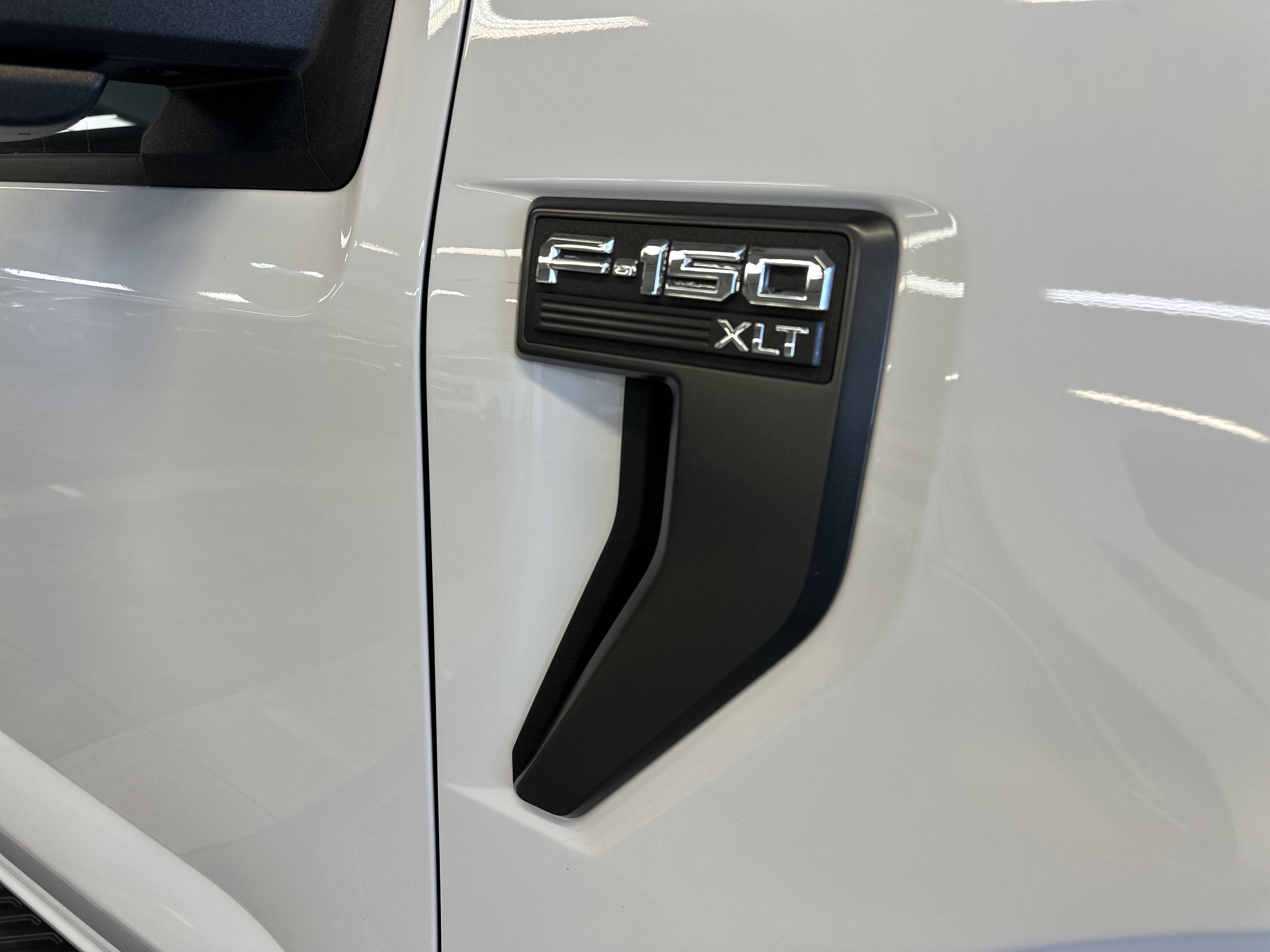 Used 2022 Ford F150 XLT w/ Equipment Group 302A High image 11