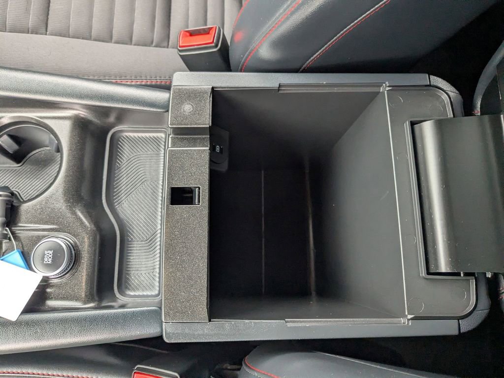 Used 2025 Ford Explorer ST-Line w/ ST-Line Street Pack image 28