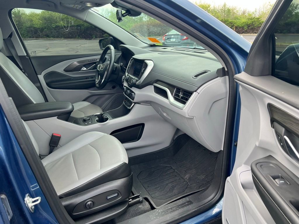 Used 2024 GMC Terrain SLT w/ Infotainment Package II image 10