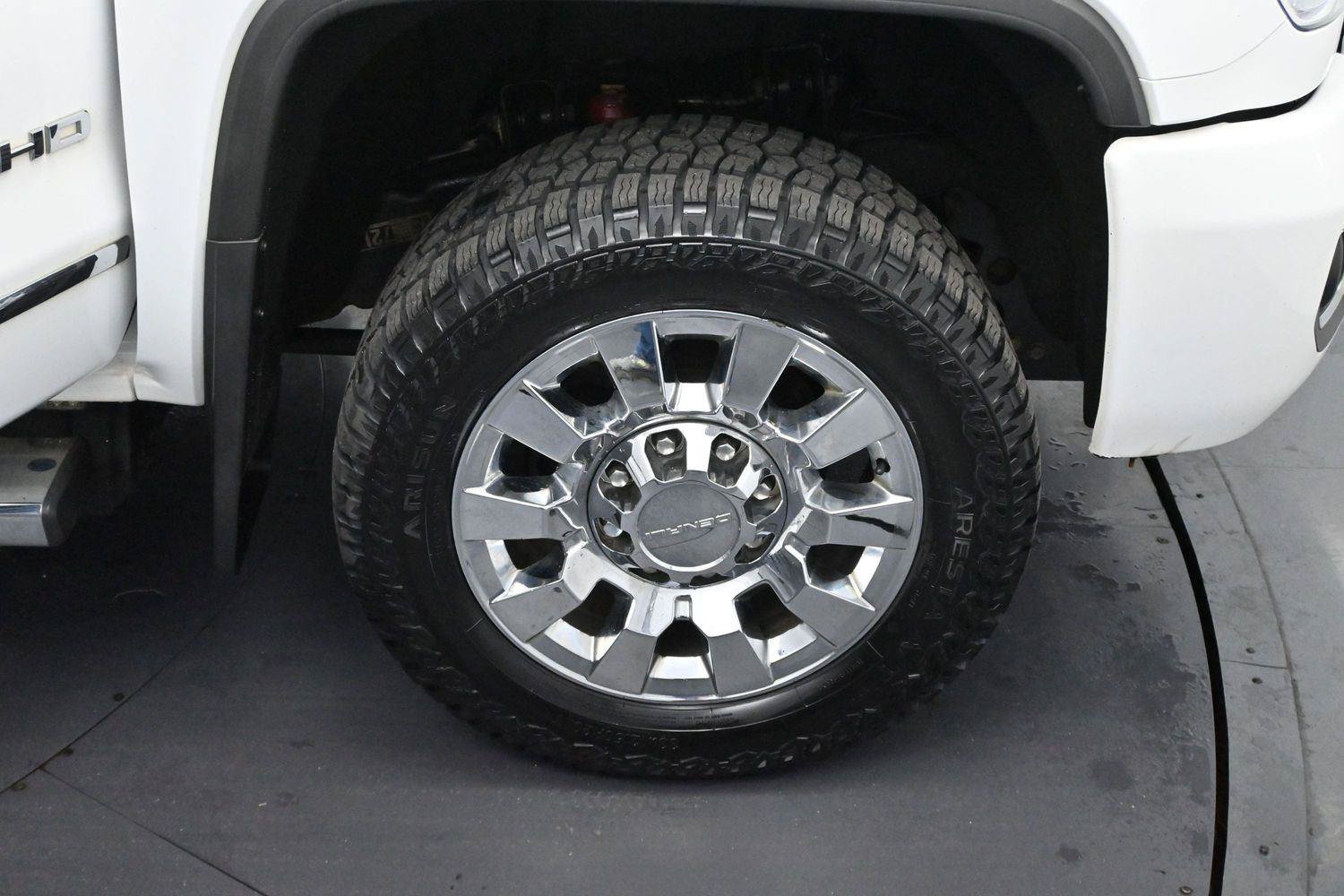 Used 2019 GMC Sierra 2500 Denali w/ Duramax Plus Package AWD/4WD image 34