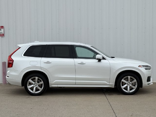 Used 2021 Volvo XC90 T5 Momentum w/ Climate Package FWD image 4