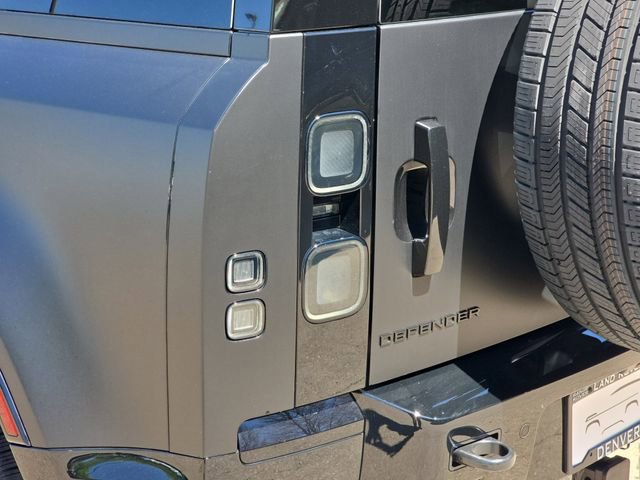 New 2026 Land Rover Defender 110 X-Dynamic SE AWD/4WD image 23