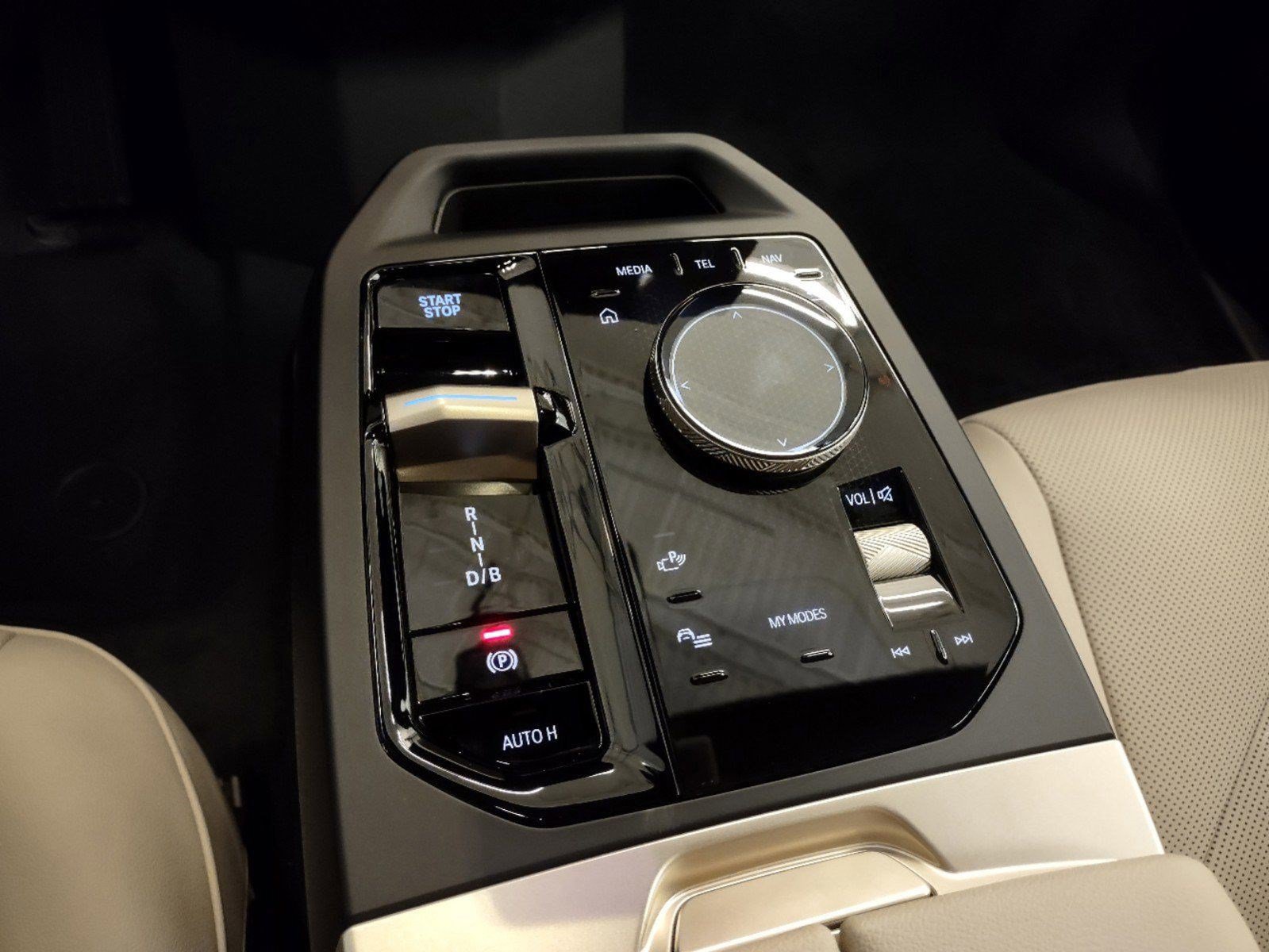 Certified 2023 BMW iX xDrive50 AWD/4WD image 13