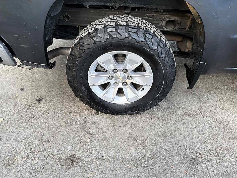 Used 2020 Chevrolet Silverado 1500 LT w/ Trailering Package AWD/4WD image 16