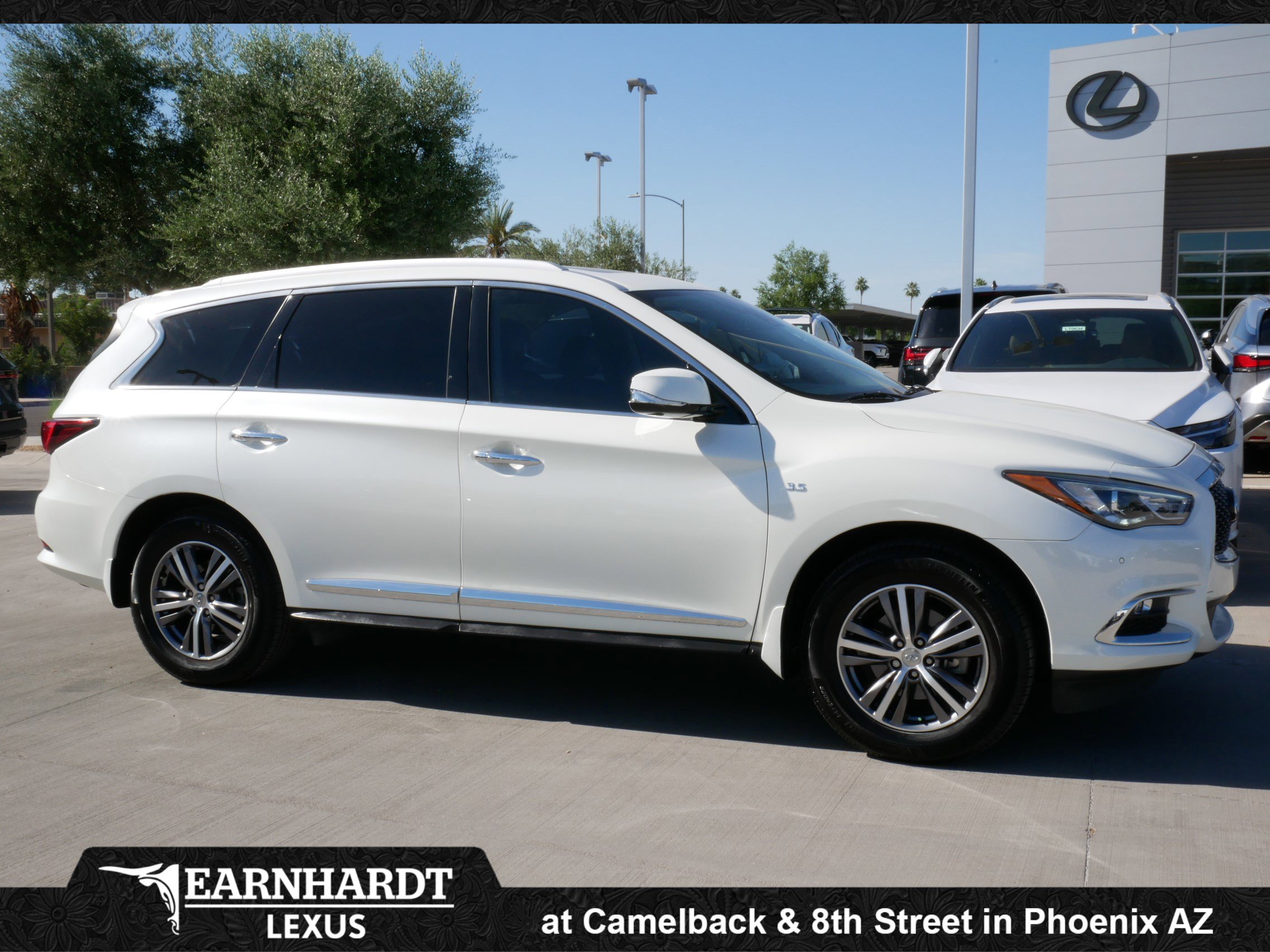 Used 2020 INFINITI QX60 Luxe w/ Essential Package FWD image 13