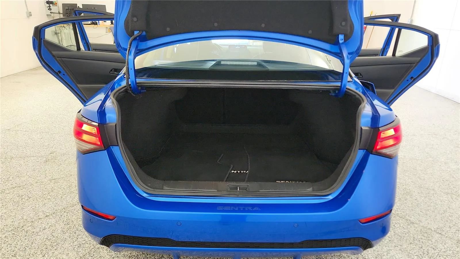 Used 2024 Nissan Sentra SV FWD image 19
