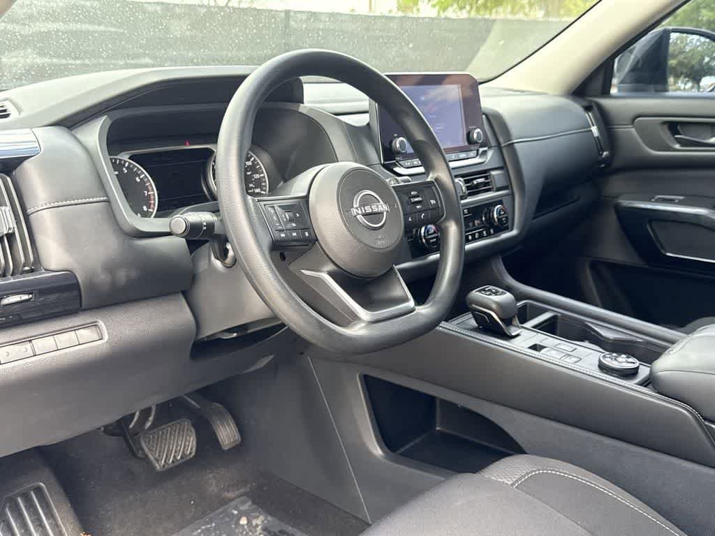 Used 2024 Nissan Pathfinder S AWD/4WD image 13