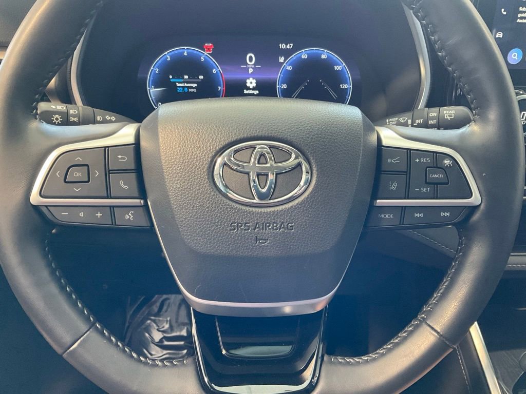Used 2023 Toyota Highlander Limited AWD/4WD image 10
