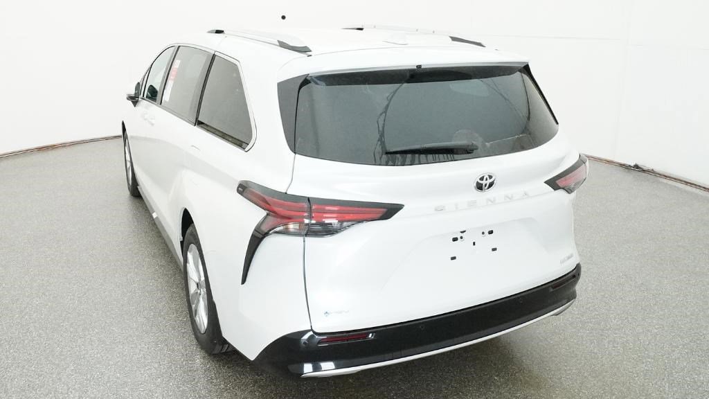 New 2026 Toyota Sienna Limited image 3